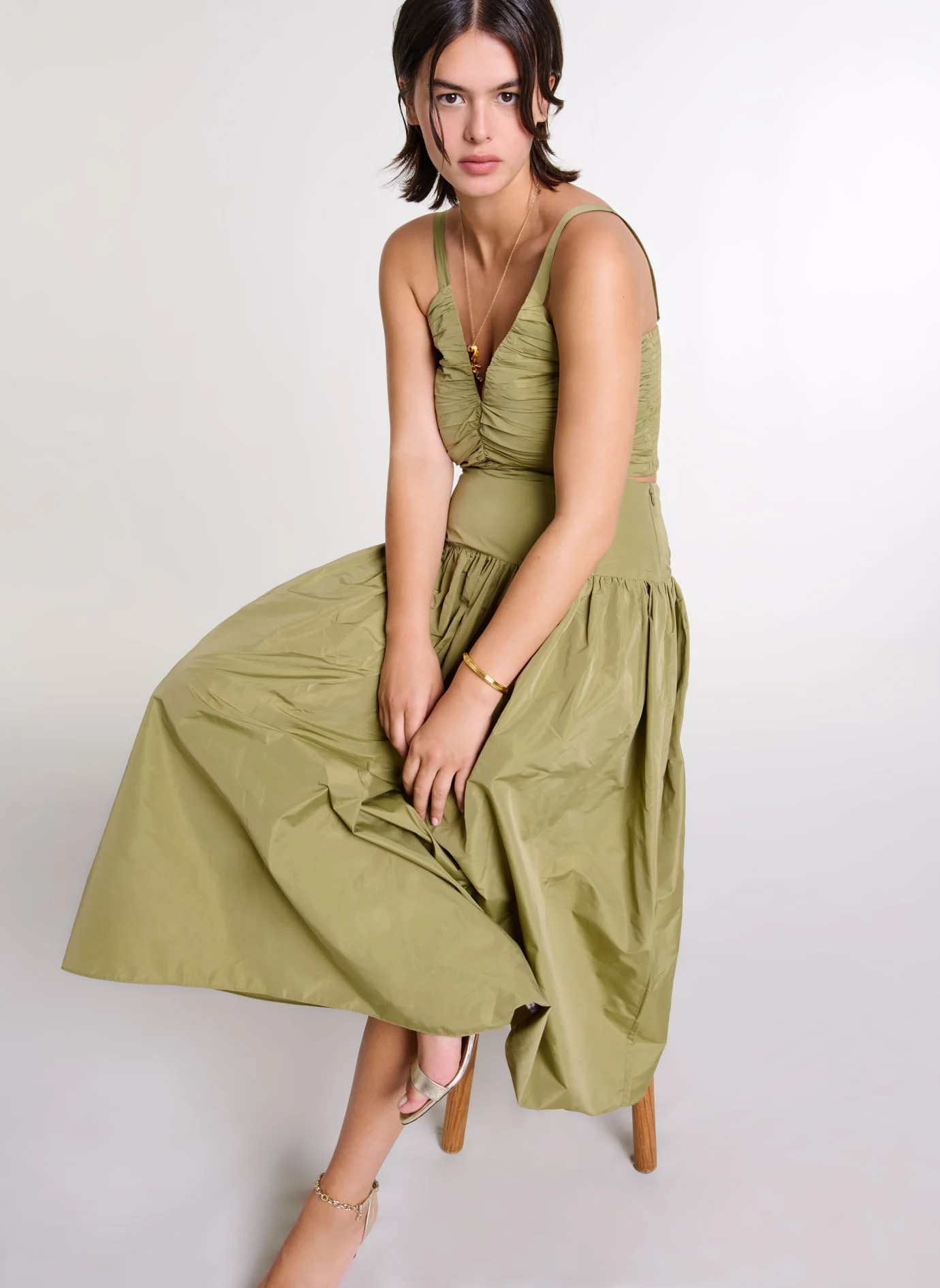 Robe longue col V en taffetas ajourée | Kaki