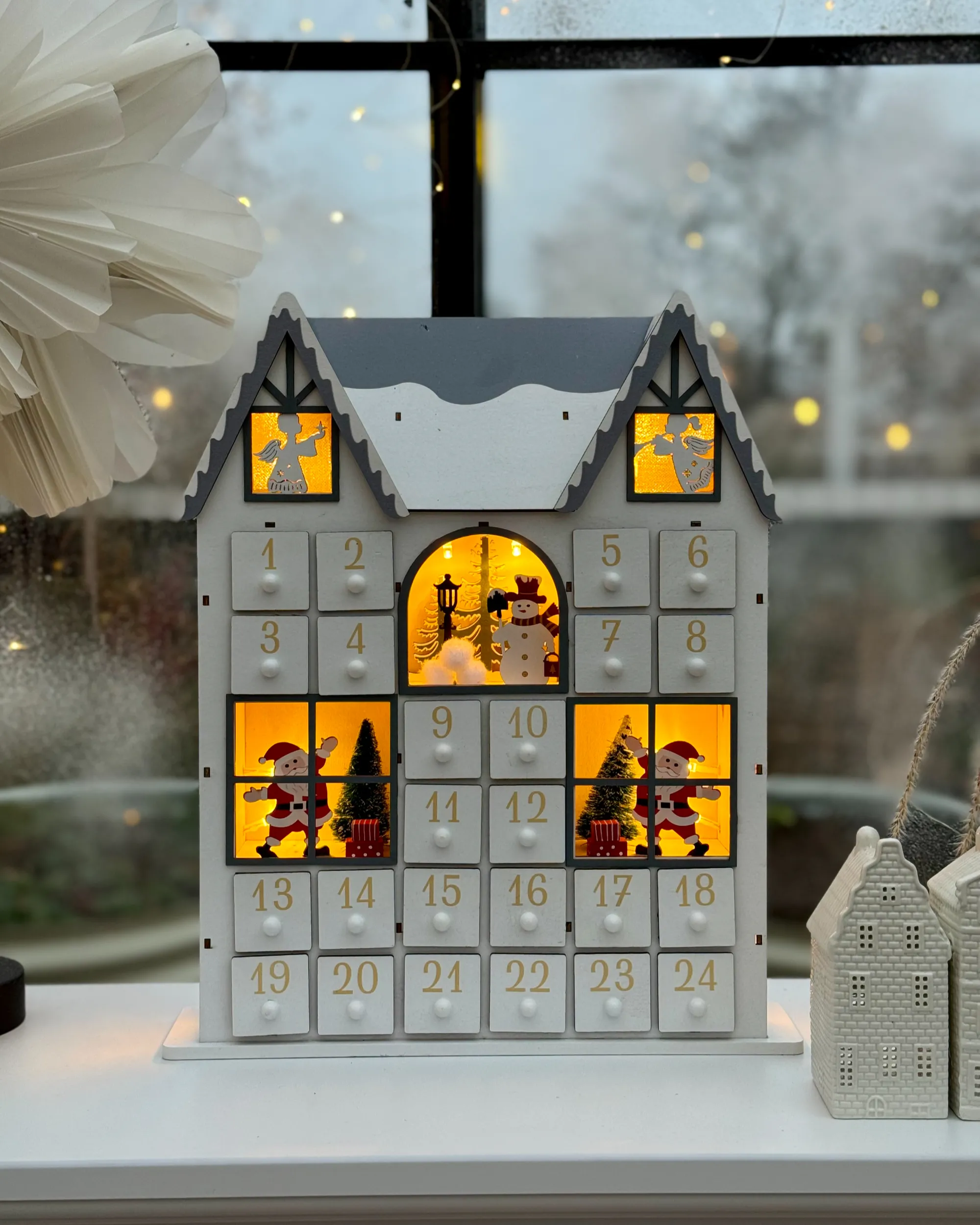 Kerstdecoratie LED FEMUND Adventskalender 40 cm Wit