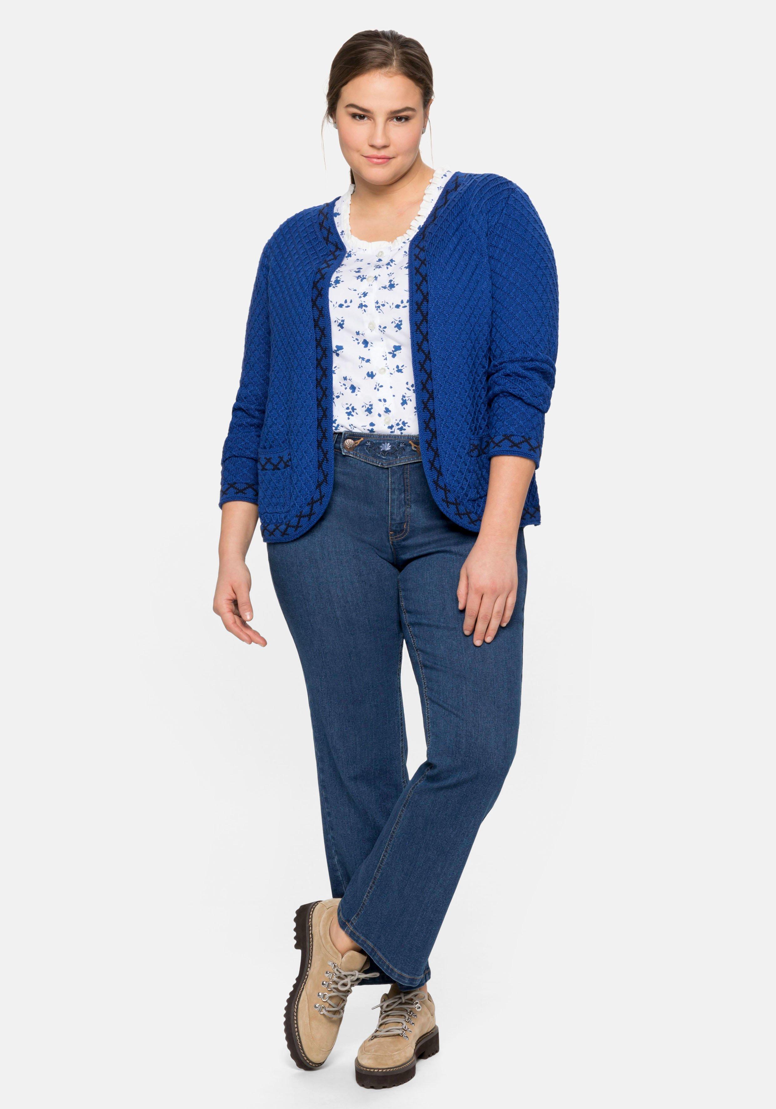 Kurze Trachten-Strickjacke mit Zierborte