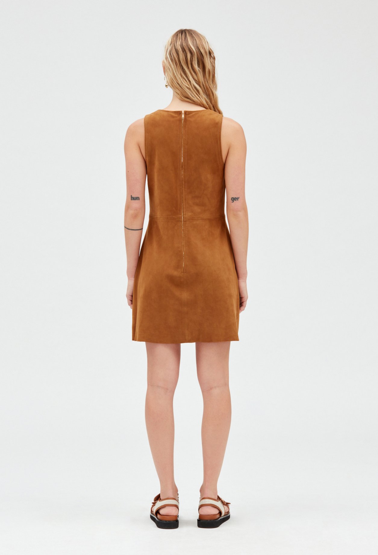 Robe en cuir suede