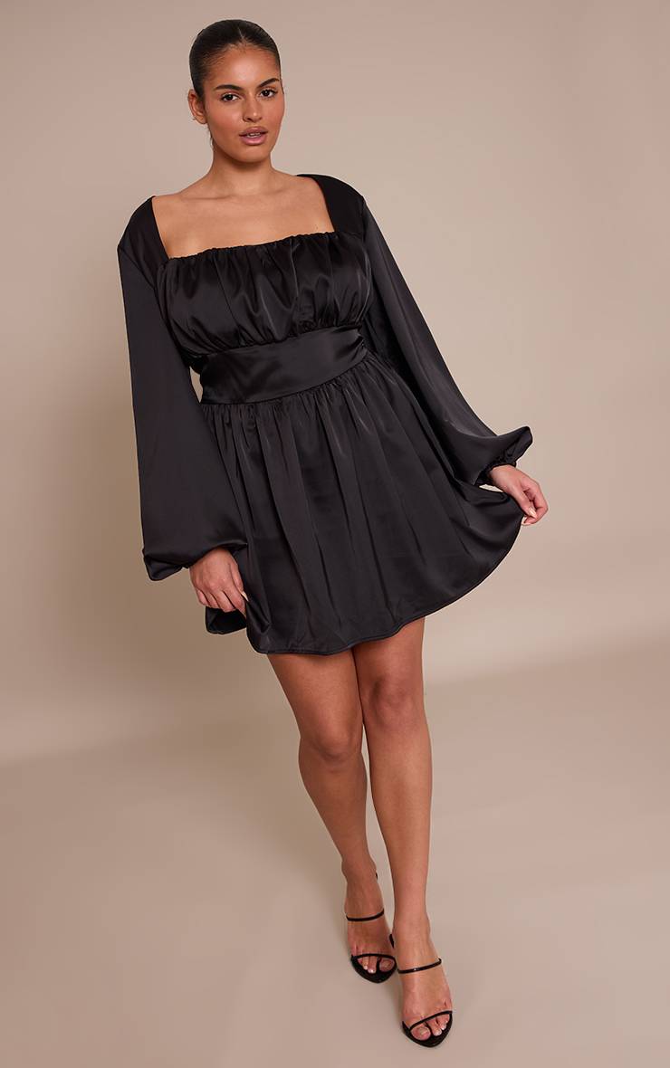 Noir Robe Mini Grande Taille En Satin À Bonnets Froncés Et Manches Bouffantes