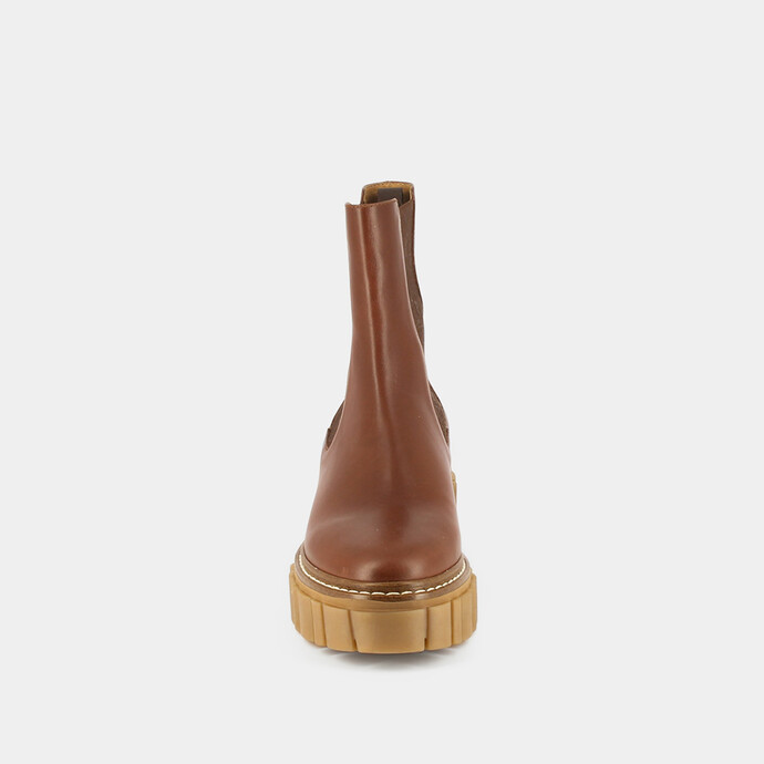 Boots à semelles crantées et élastiques  en cuir gras cognac