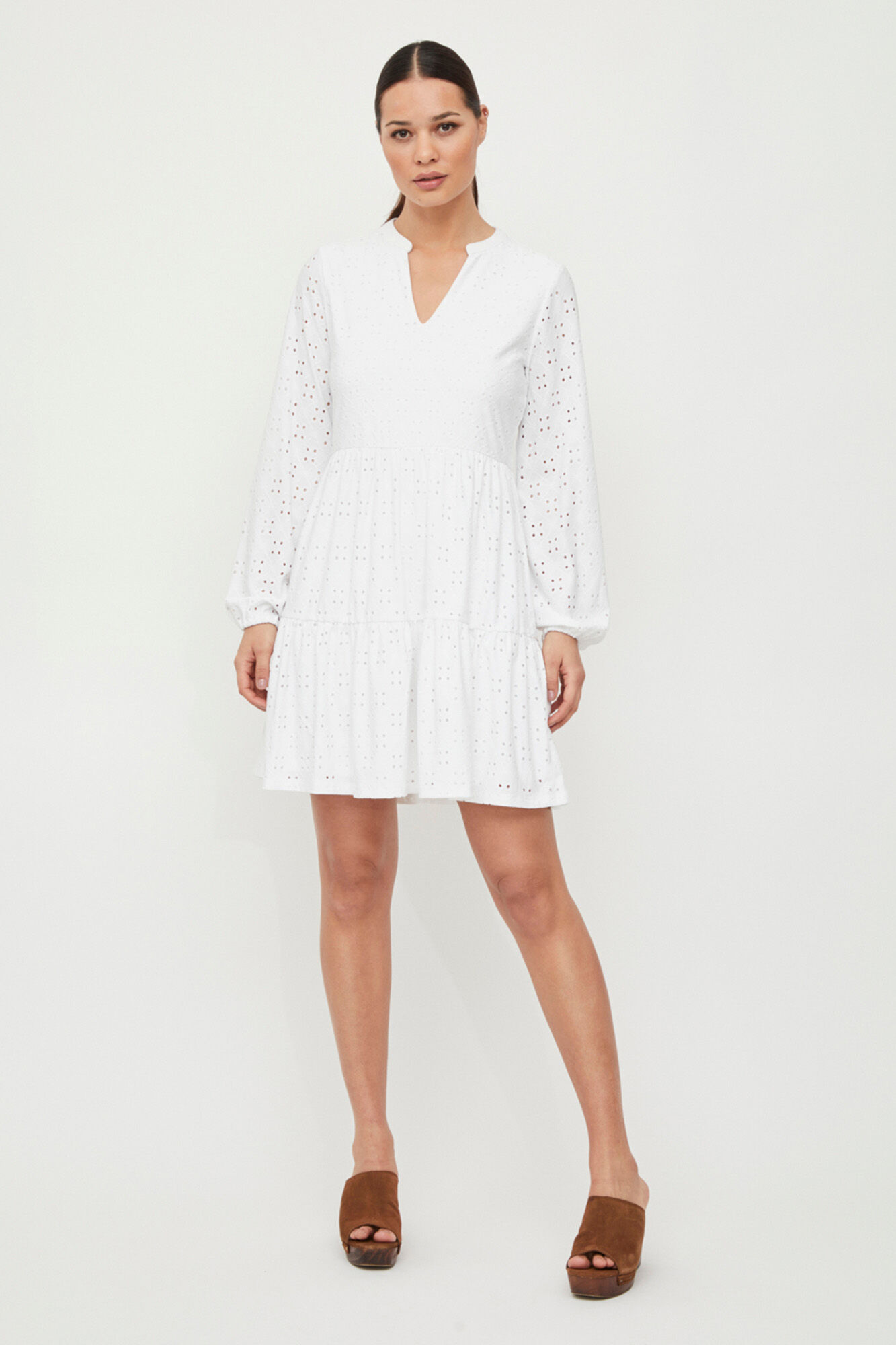 Vestido curto bordado - Branco