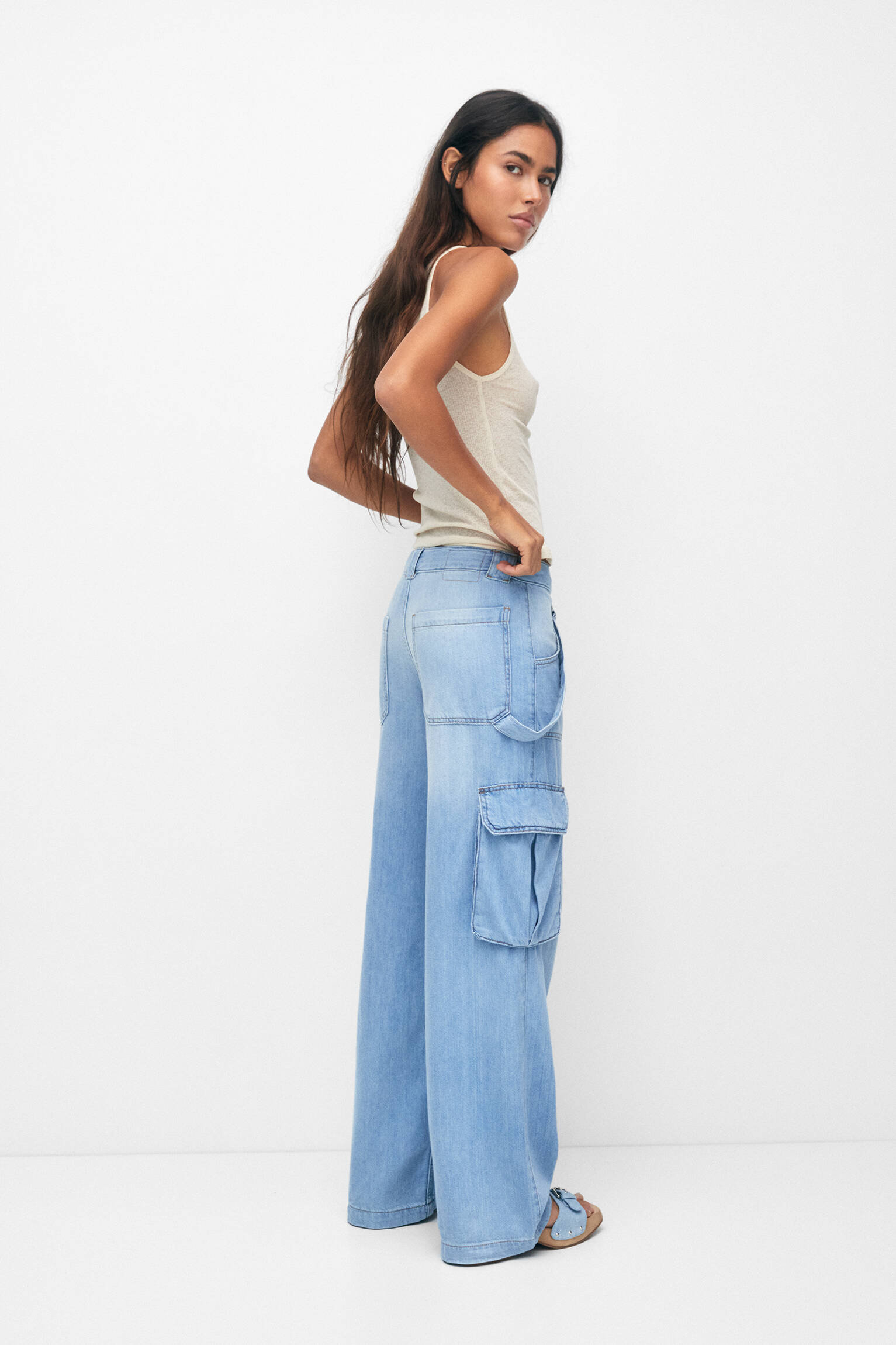 CALÇA CARGO DE CINTURA MÉDIA - AZUL MÉDIO