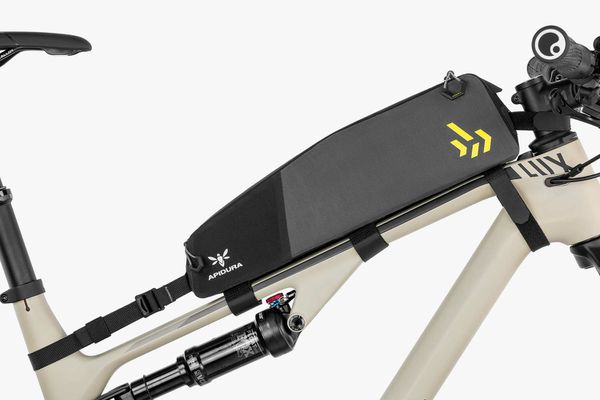 BACKCOUNTRY LONG TOP TUBE PACK 1.8L  grau  1.8L