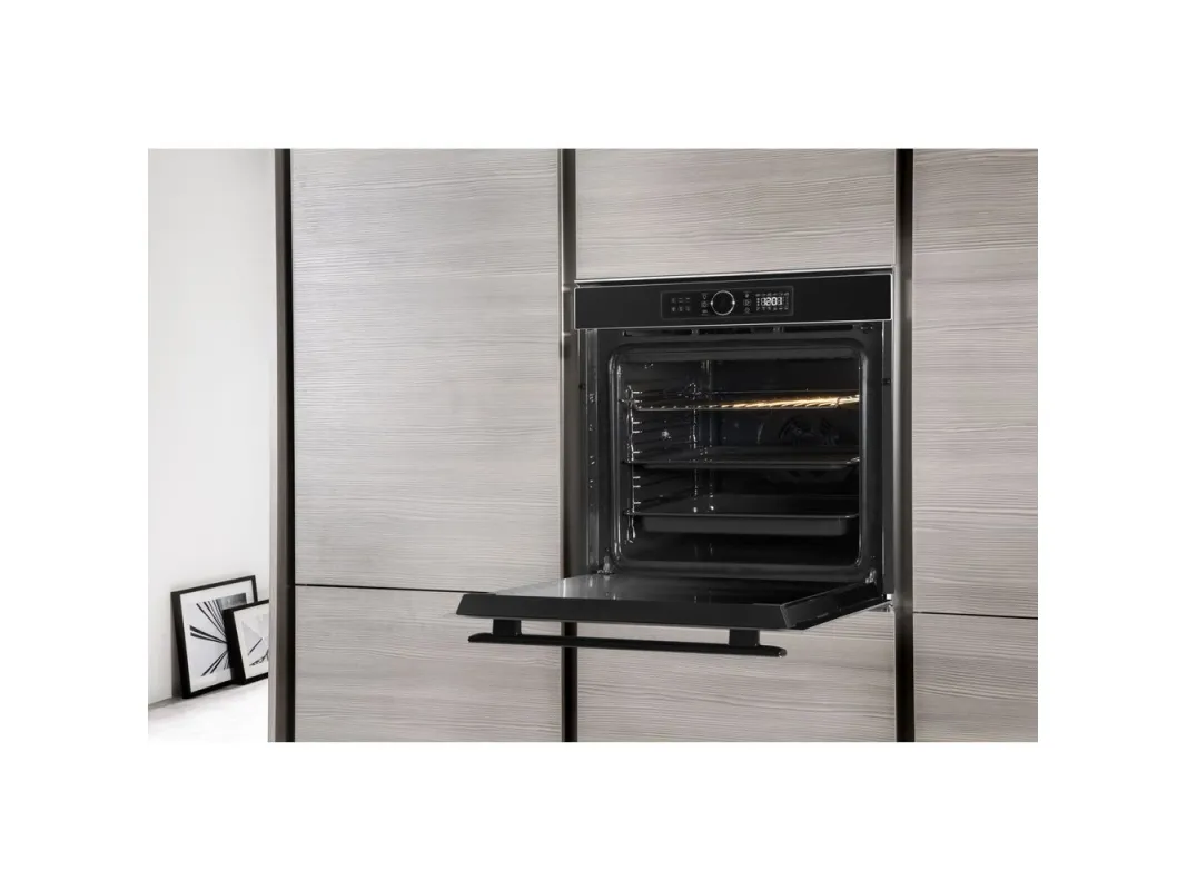 Whirlpool AKZM 8480 NB med 6. SENSE-TEKNOLOGI og PYROLYSE