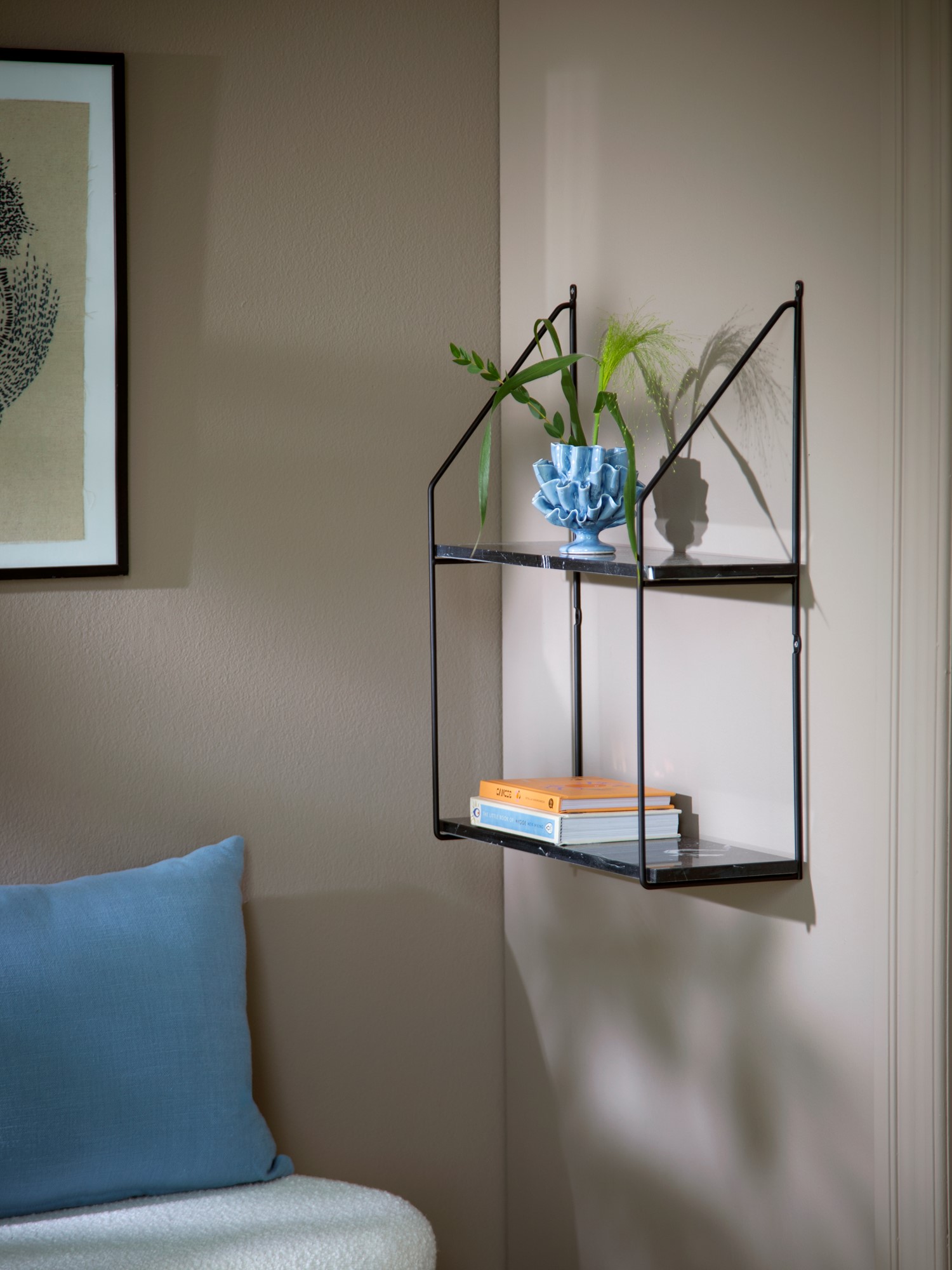 Væghylde | Marmor/jern. 45 x 16,5 x 56 cm. | Off White
