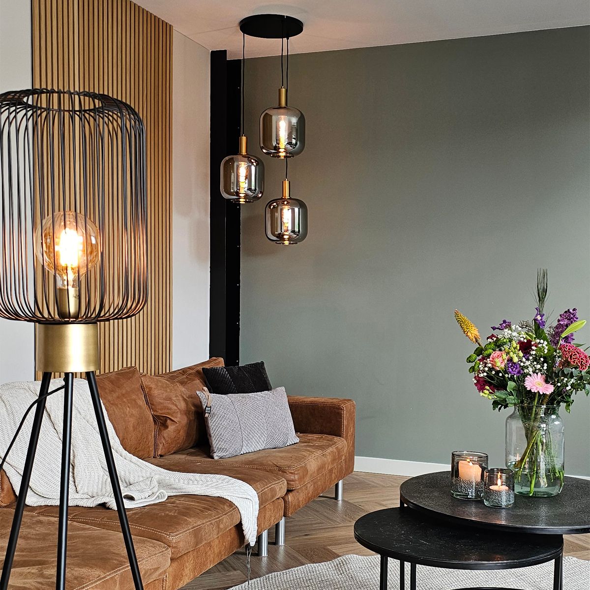 Design hanglamp zwart met goud en smoke glas 3-lichts - Zuzanna