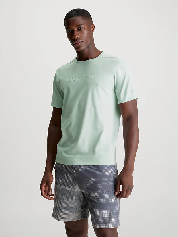 Camiseta de ginástica com logotipo