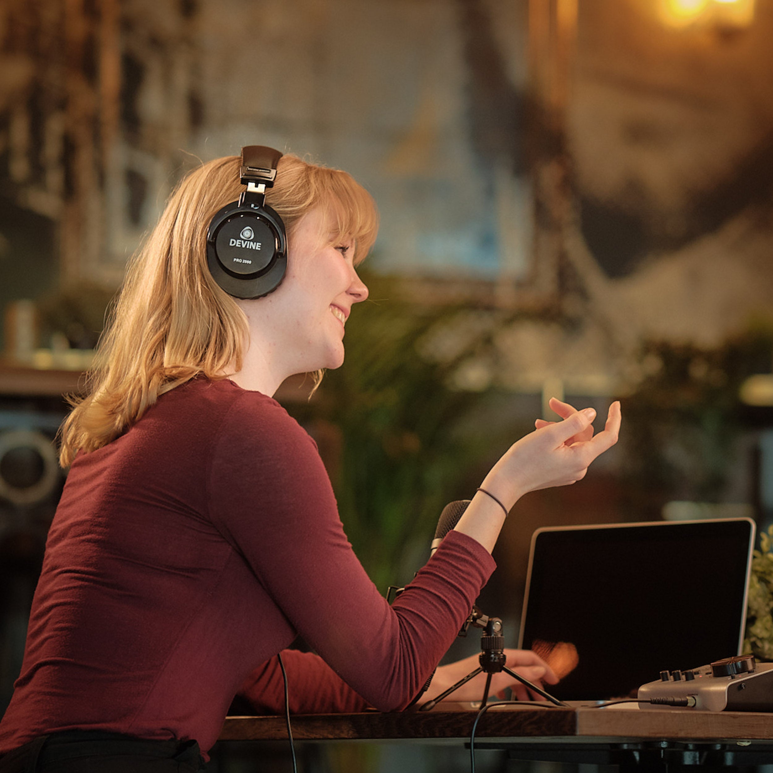 Devine Centro 2i2o podcast / voice-over bundel