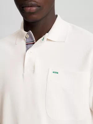 Polo Archive com bolso de patch