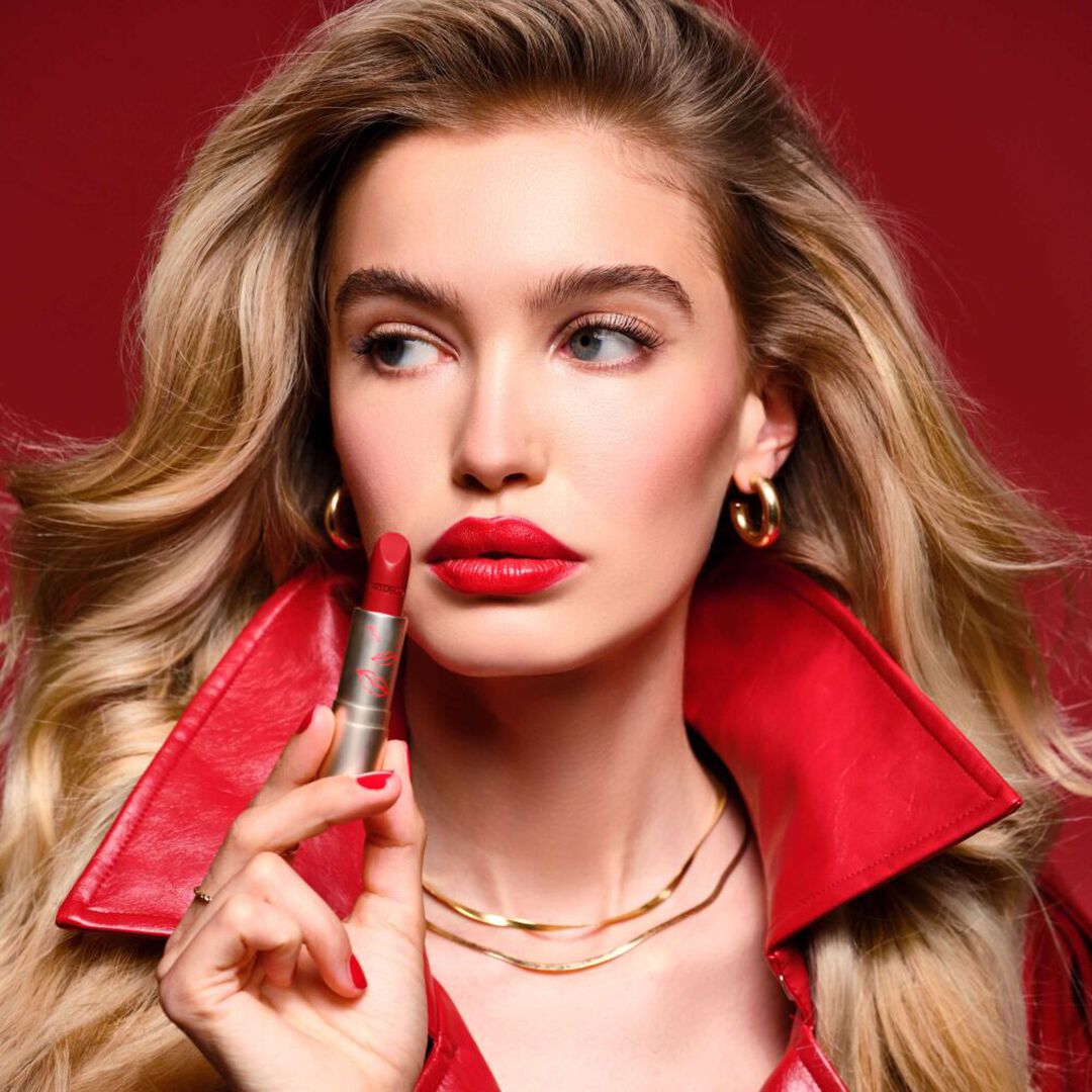 FASHION COLORS FALL/ WINTER 2025 Perfect Color Lipstick