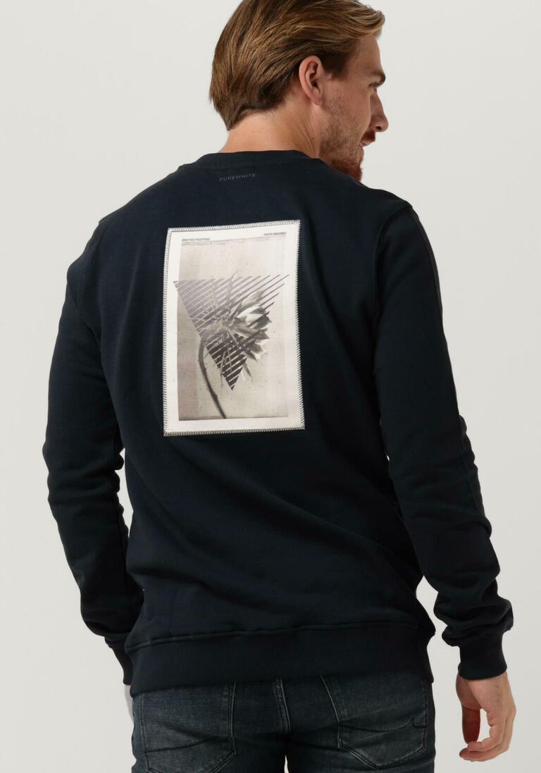 PUREWHITE donkerblauwe purewhite trui crewneck with artwork patch on back