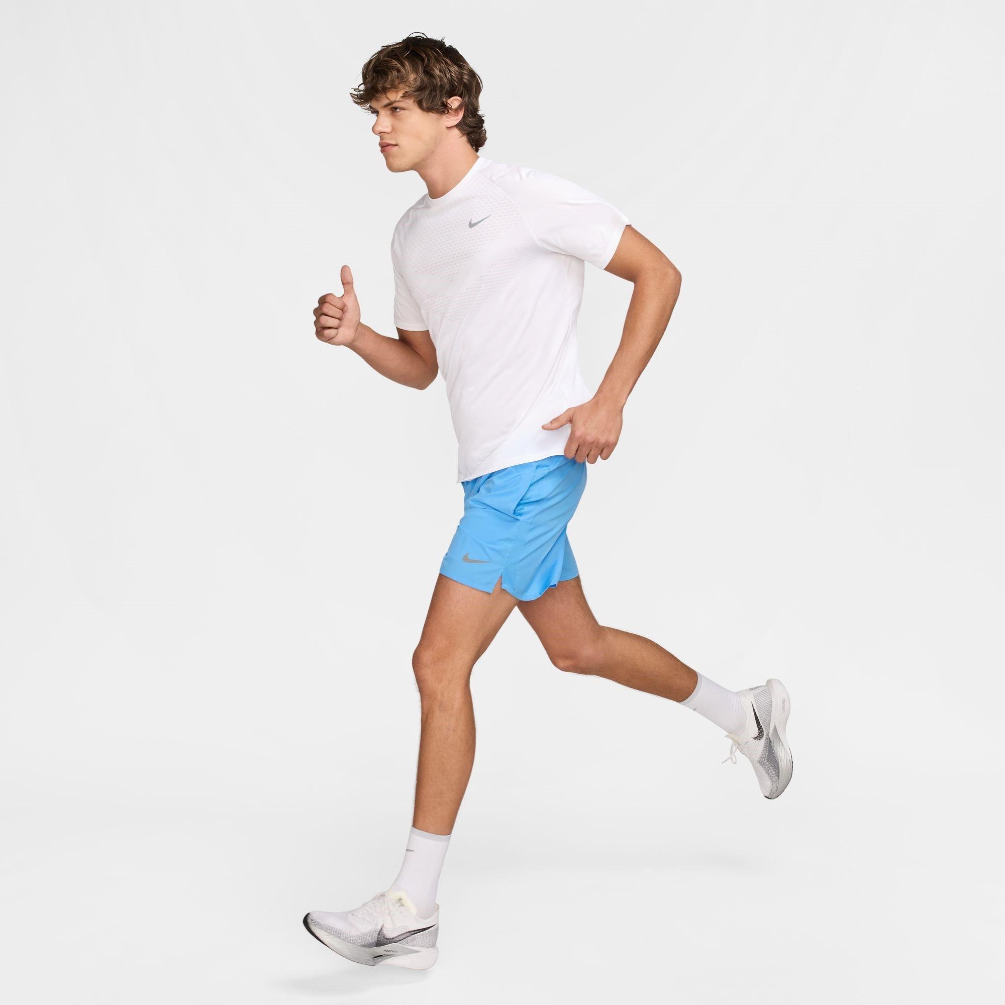 Nike Dri FIT Challenger Mens 5 Brief Lined Versatile Shorts