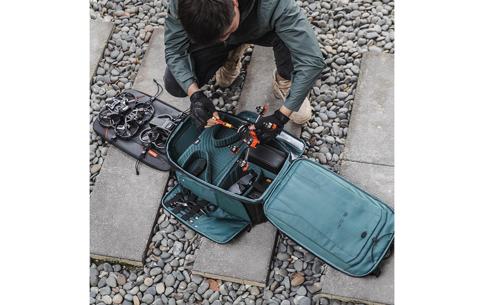 Fotorucksack OneMo FPV 30L Space Black<br>Leistungsstarker Rucksack für Drohnen, der überall eingesetzt werden kann