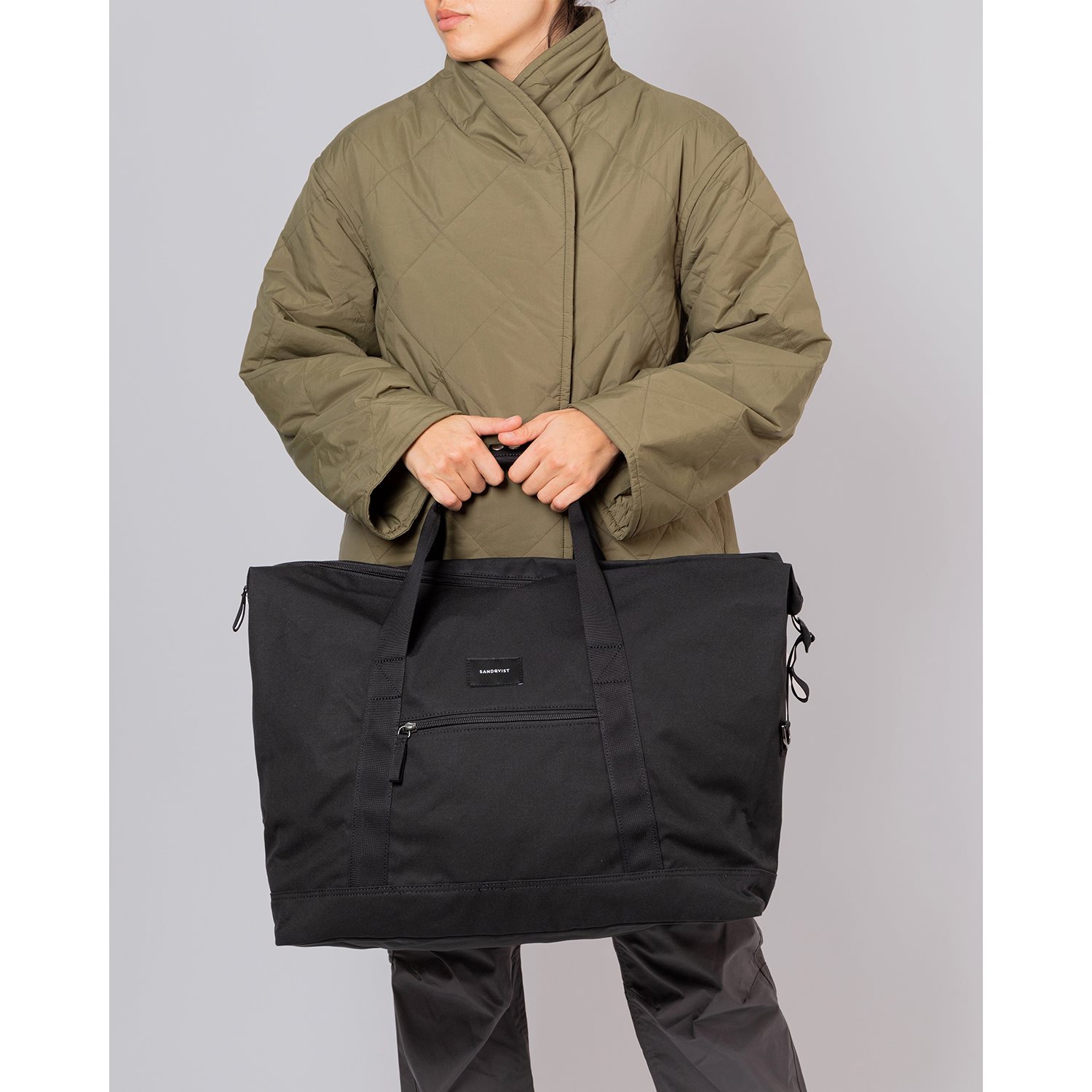 Sandqvist Sture black with black webbing