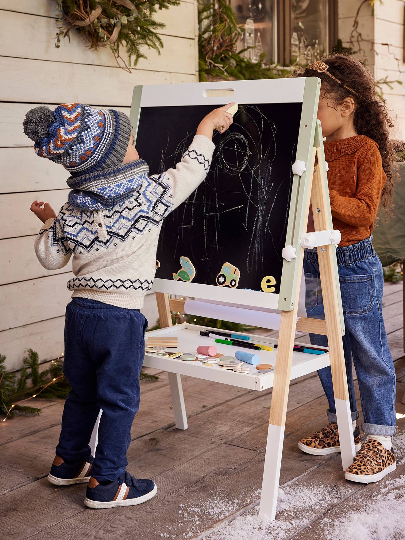 Quadro negro multicolorido de madeira 4 em 1 com certificação FSC®