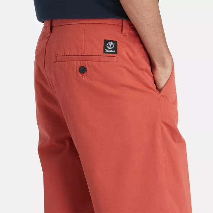 Short chino en sergé extensible pour homme en rouge
