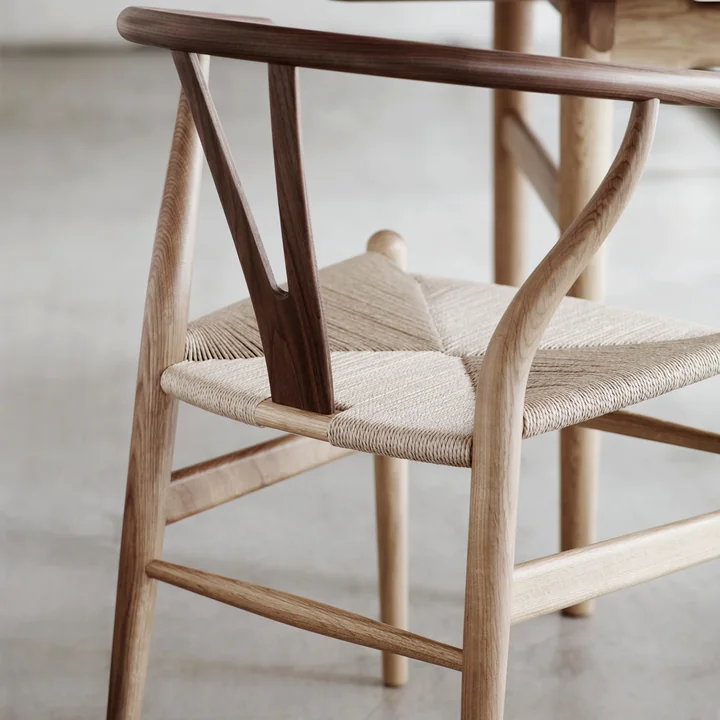 Carl Hansen - CH24 Wishbone Chair, Eiche geseift / Naturgeflecht
