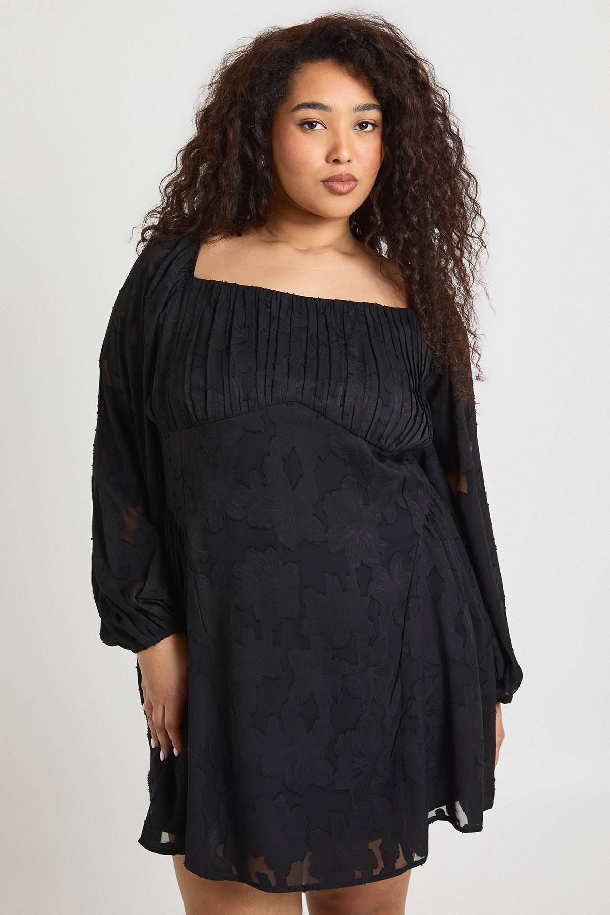 boohoo Robe Patineuse Grande Taille en Mousseline Dévorée Style Laitière