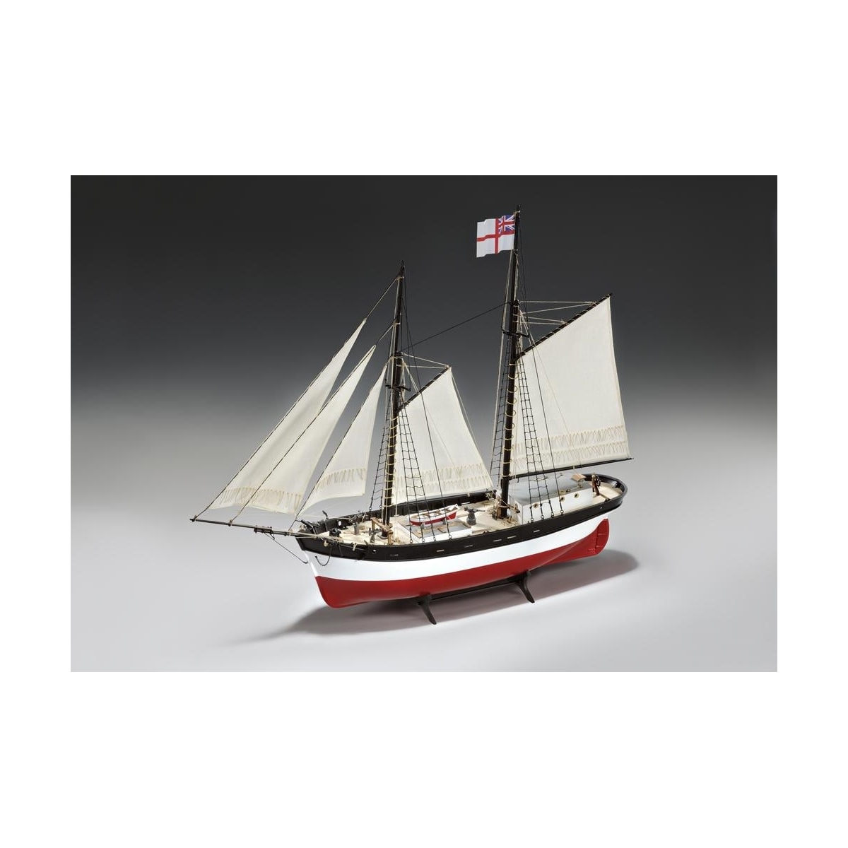 Amati - hunter q-ship 1:60