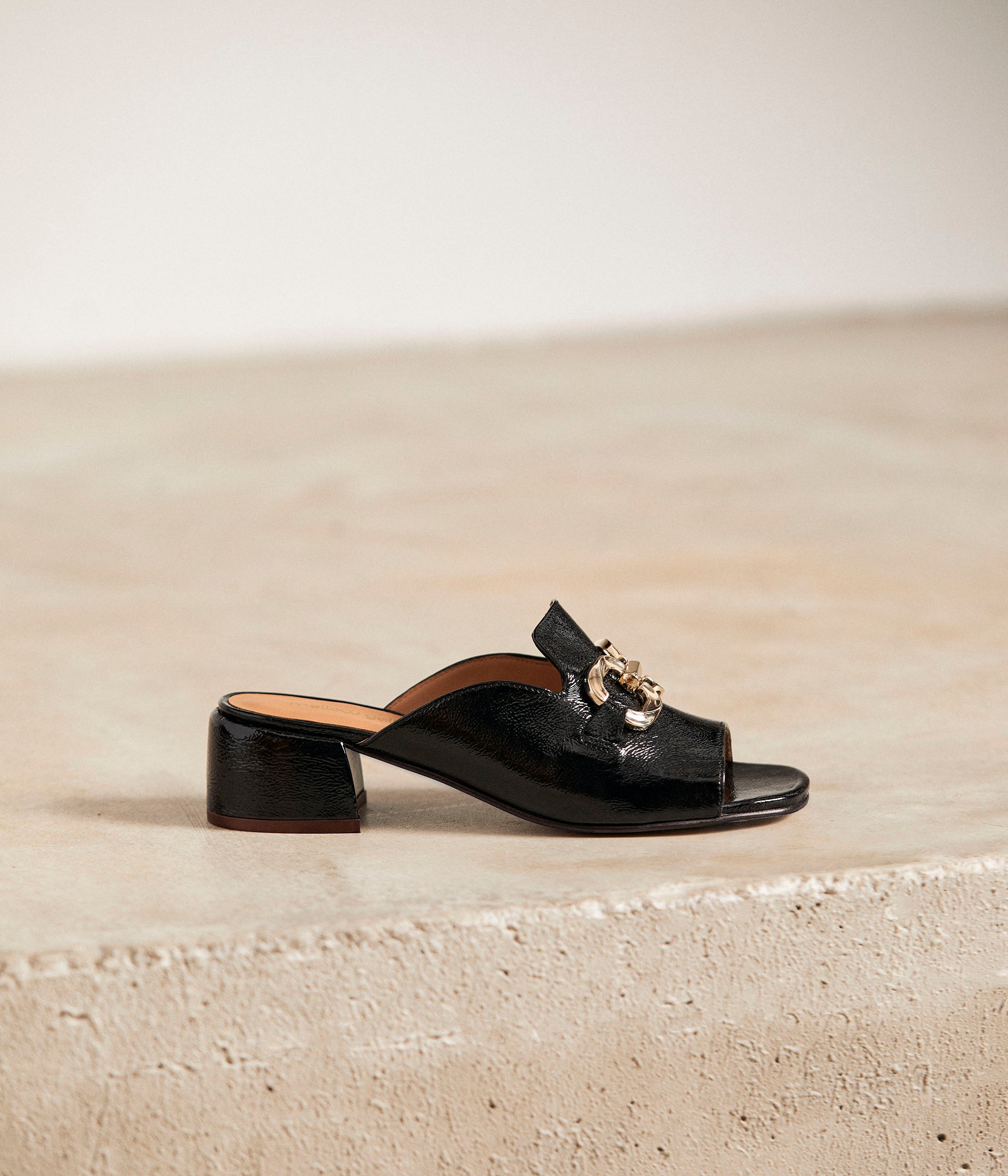Mules vernies noires Gisèle