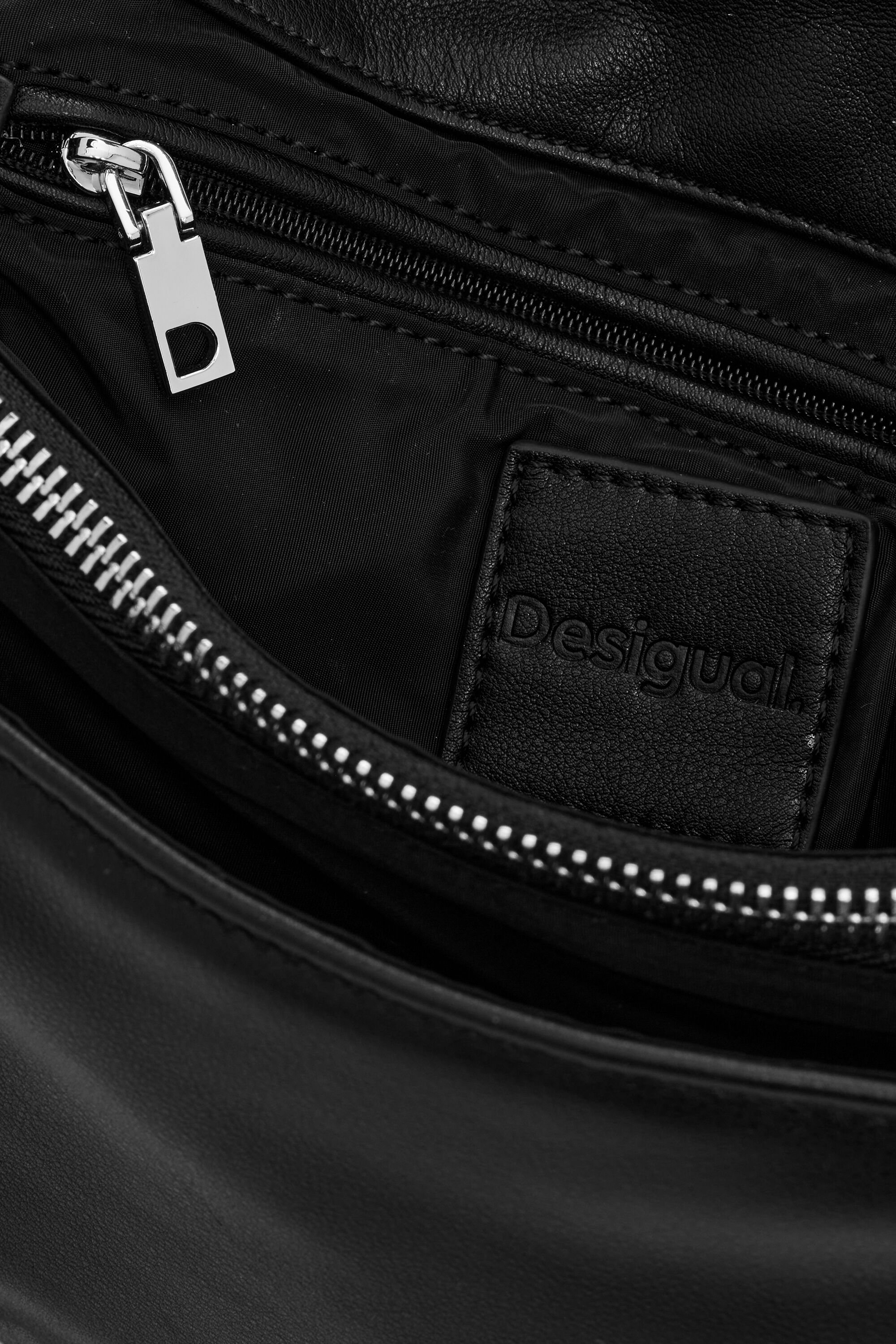 Bolso efeito pele