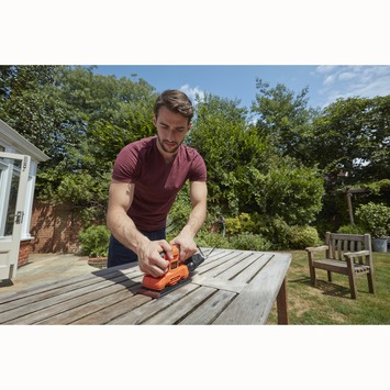 BLACK DECKER schuurmachine BEW220-QS
