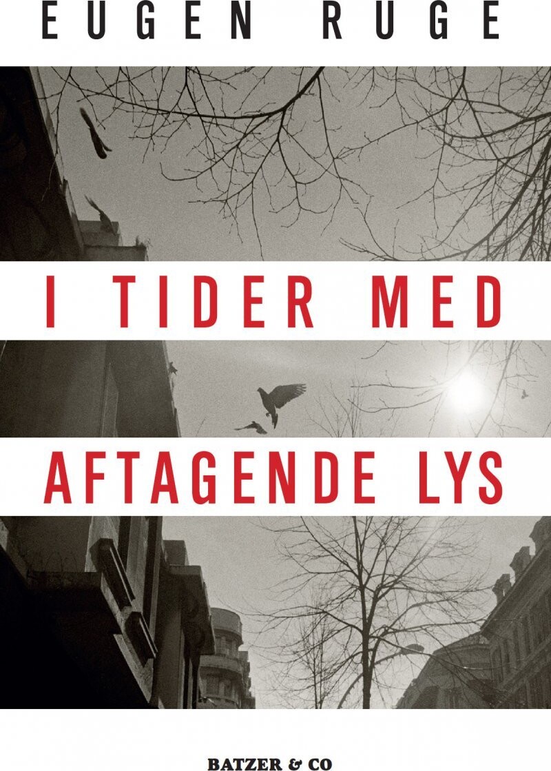I Tider Med Aftagende Lys - Eugen Ruge - Bog