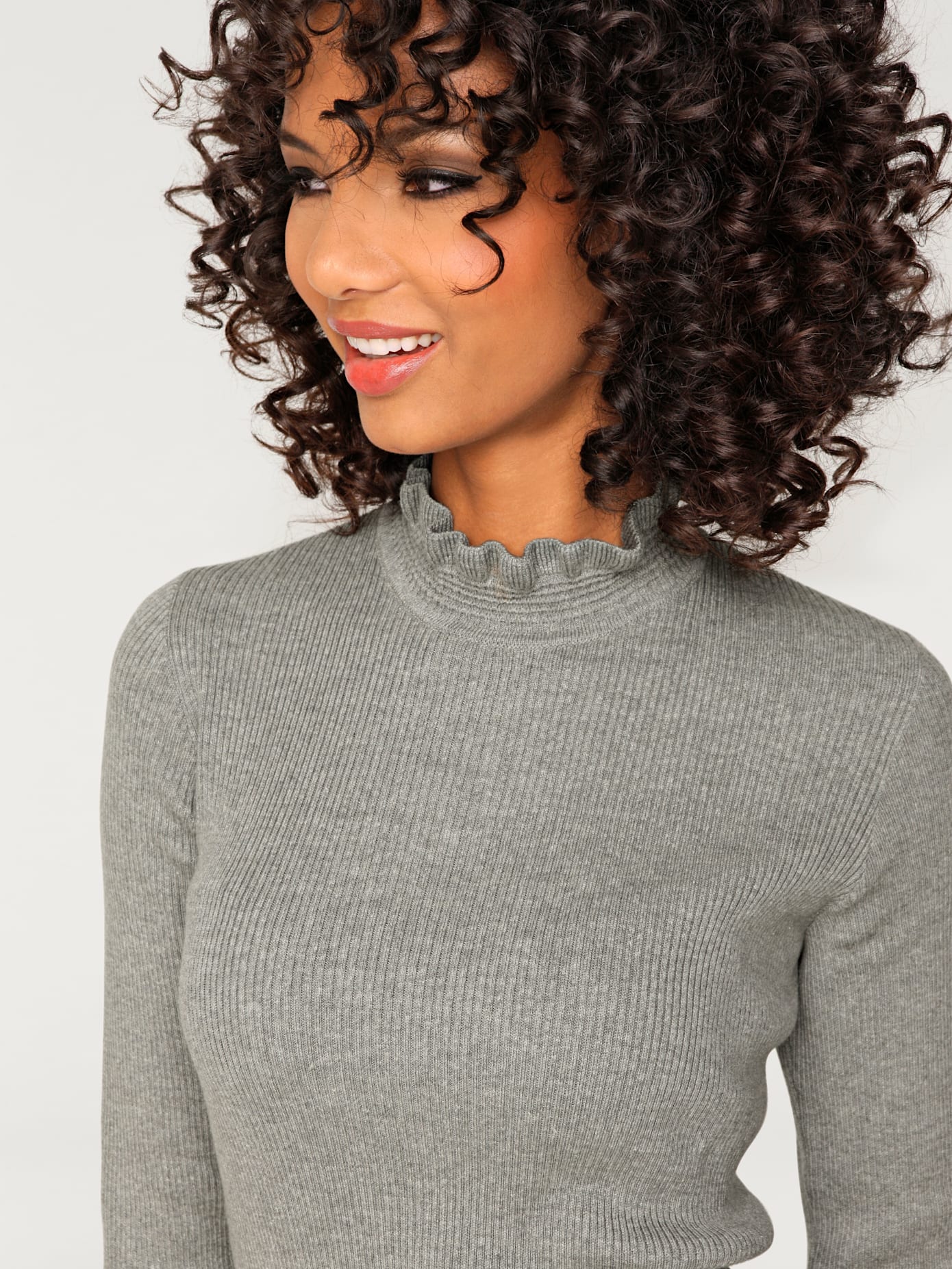 Pull col montant look tendance