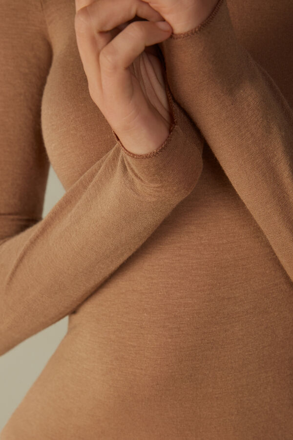 Camiseta de manga comprida com gola alta em cashmere modal ultraleve