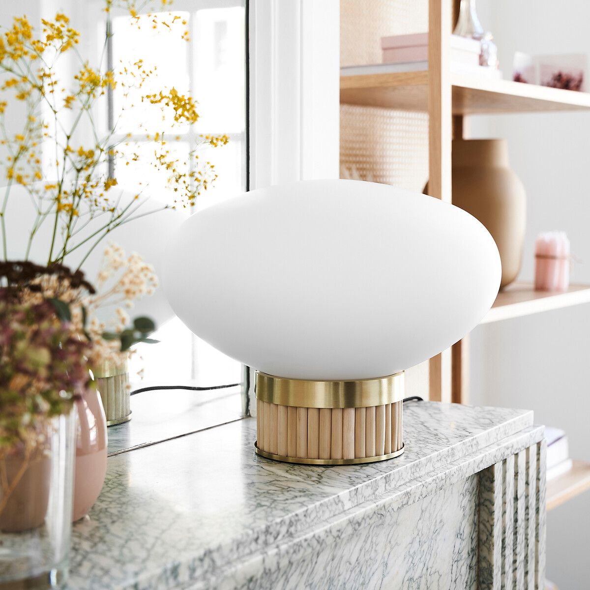 LA REDOUTE INTERIEURS<br>Luminária em latão, bambu e vidro opalino, Dolce
