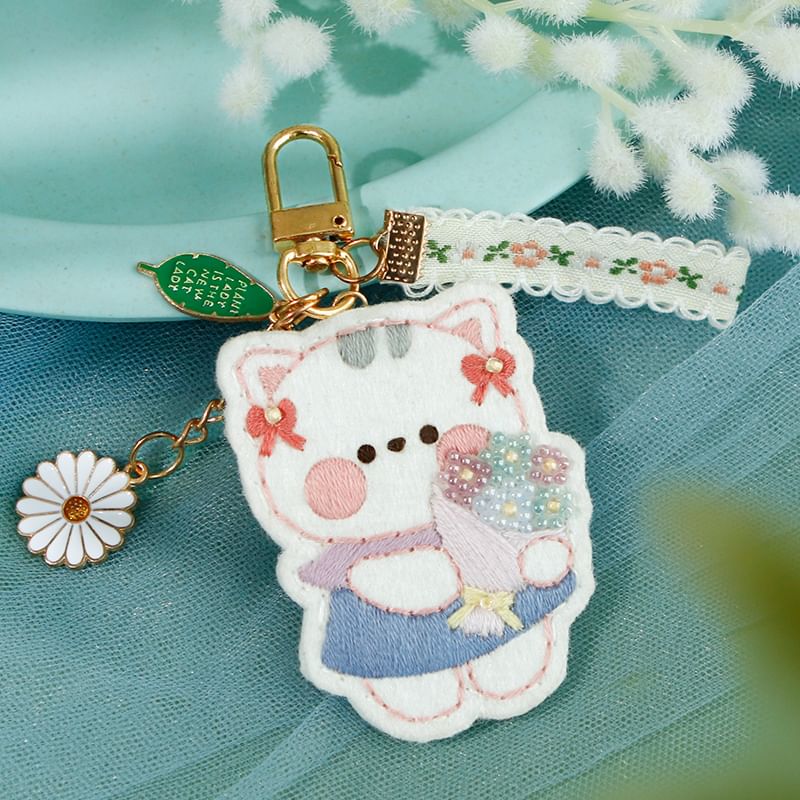 Embroidery Kingdom - DIY borduurpakket met dierensleutelhanger (verschillende ontwerpen)