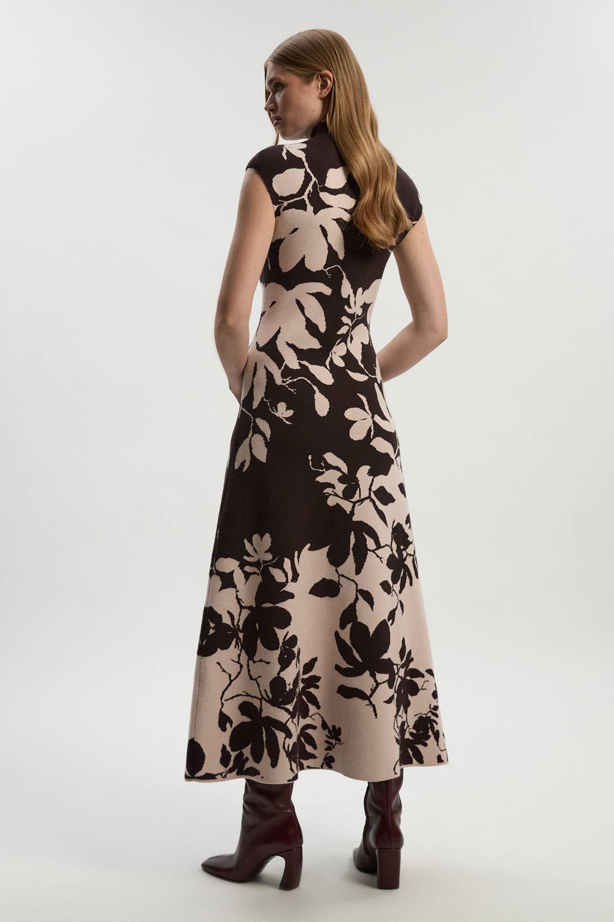 KarenMillen Robe Longue Tricotée à Motif Floral Jacquard