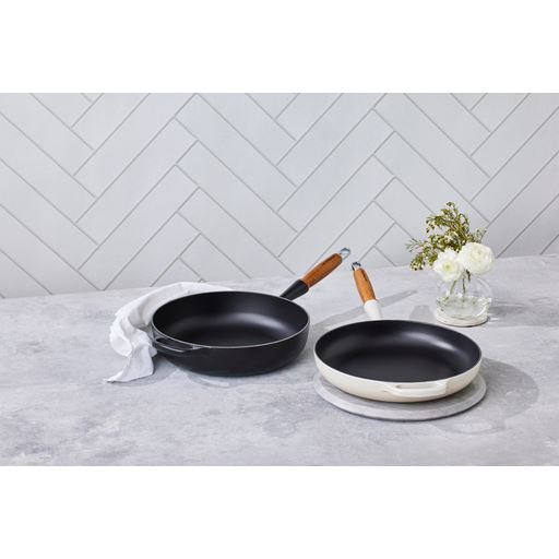 Le Creuset Signature Træhåndtags Stegepande, Meringue, Ø28 cm