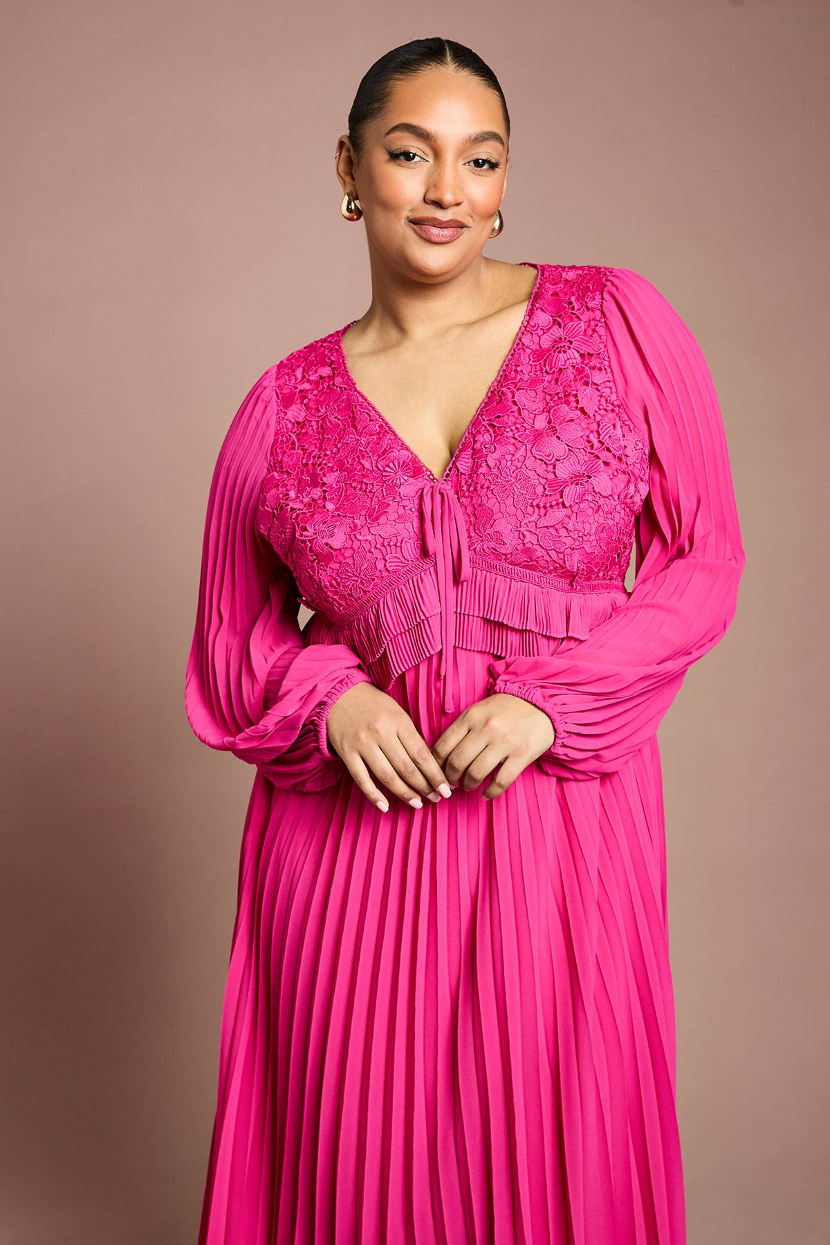 Coast Robe Longues Manches à Plis avec Insert en Dentelle Plus