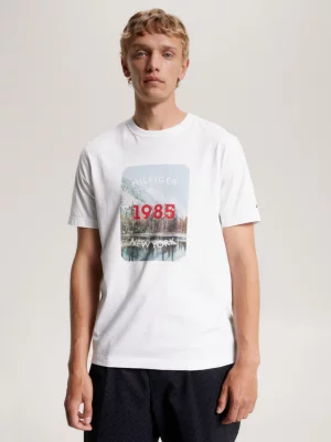 Camiseta com estampa de paisagem