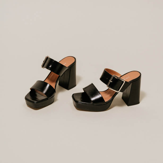 Mules à talons et boucles  en cuir vieilli noir