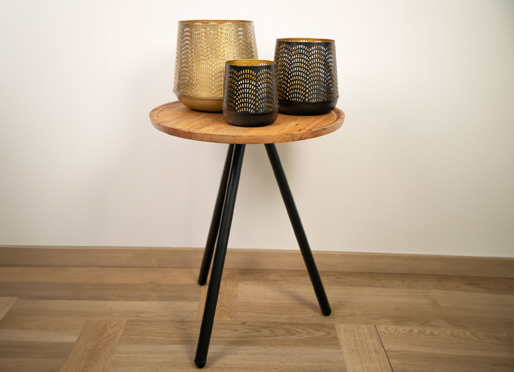 Beistelltisch aus Mangoholz 44,5x52cm