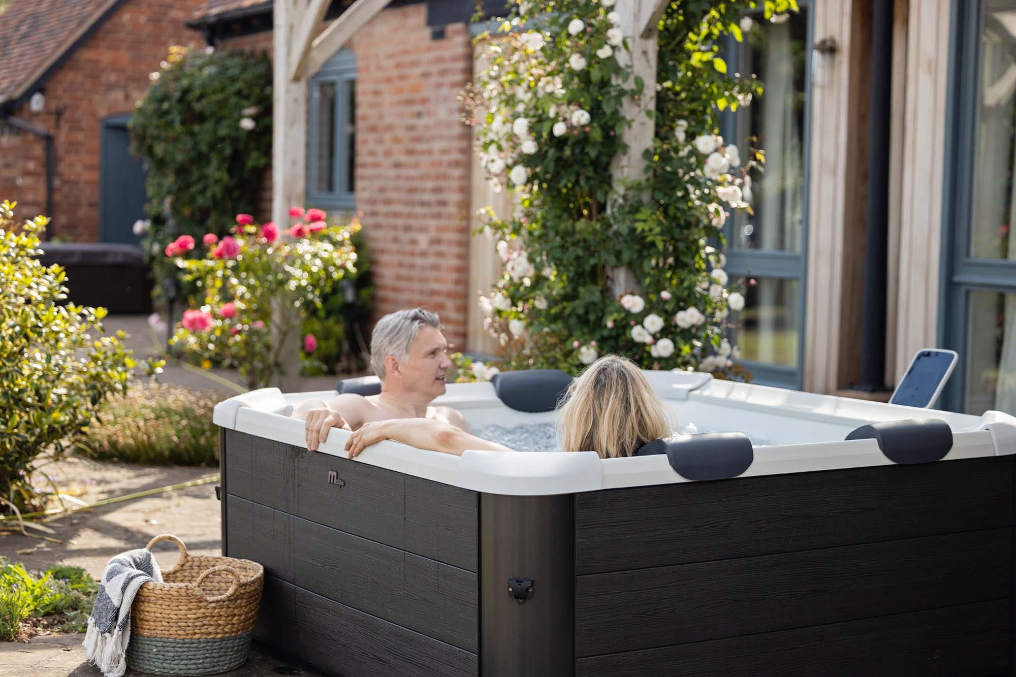 MSpa PureHaven aufblasbarer Whirlpool 160x160x65cm für 6 Personen - versch. Ausführungen