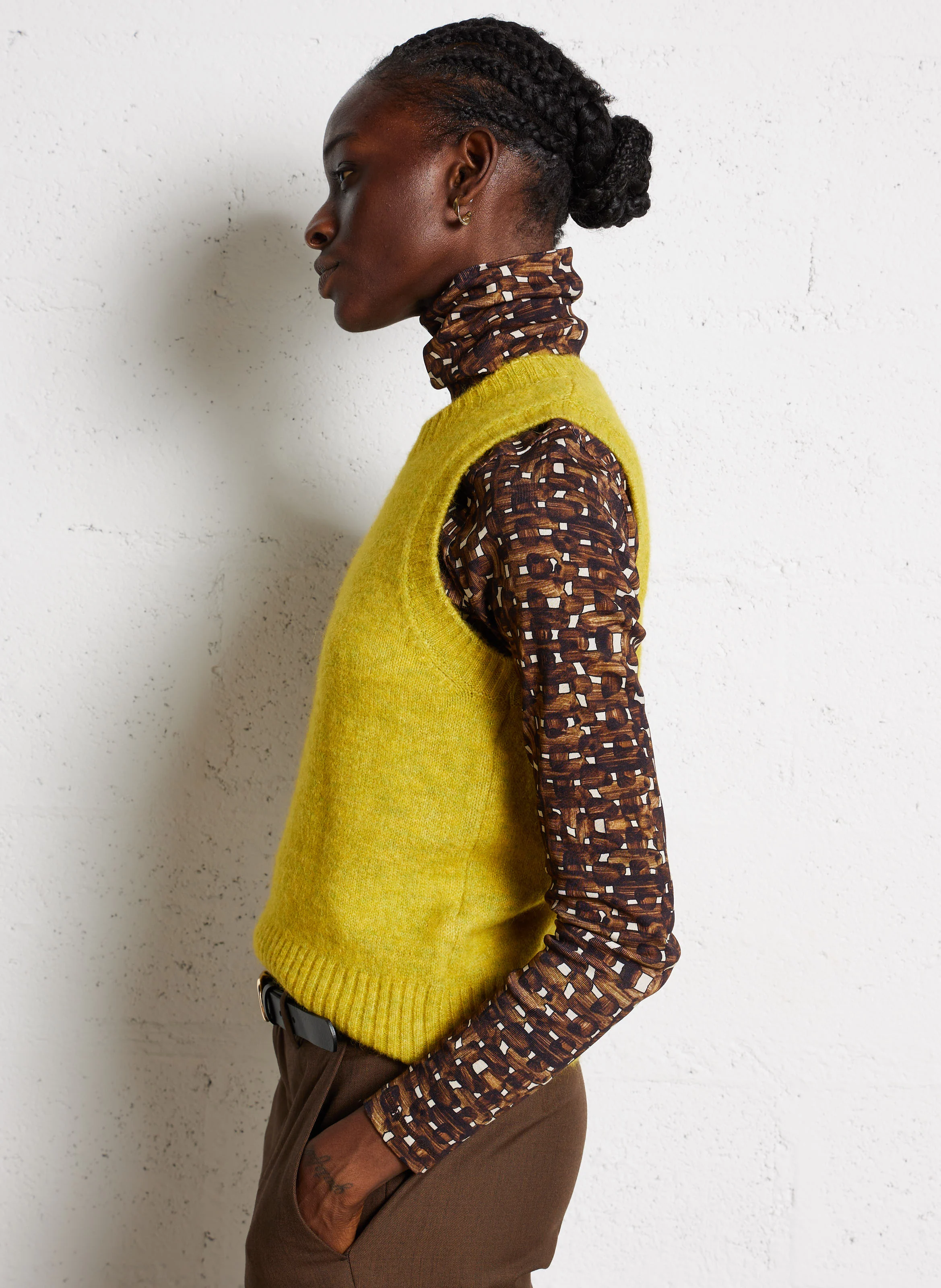 NAMASTE - Pull droit sans manche col rond | Jaune