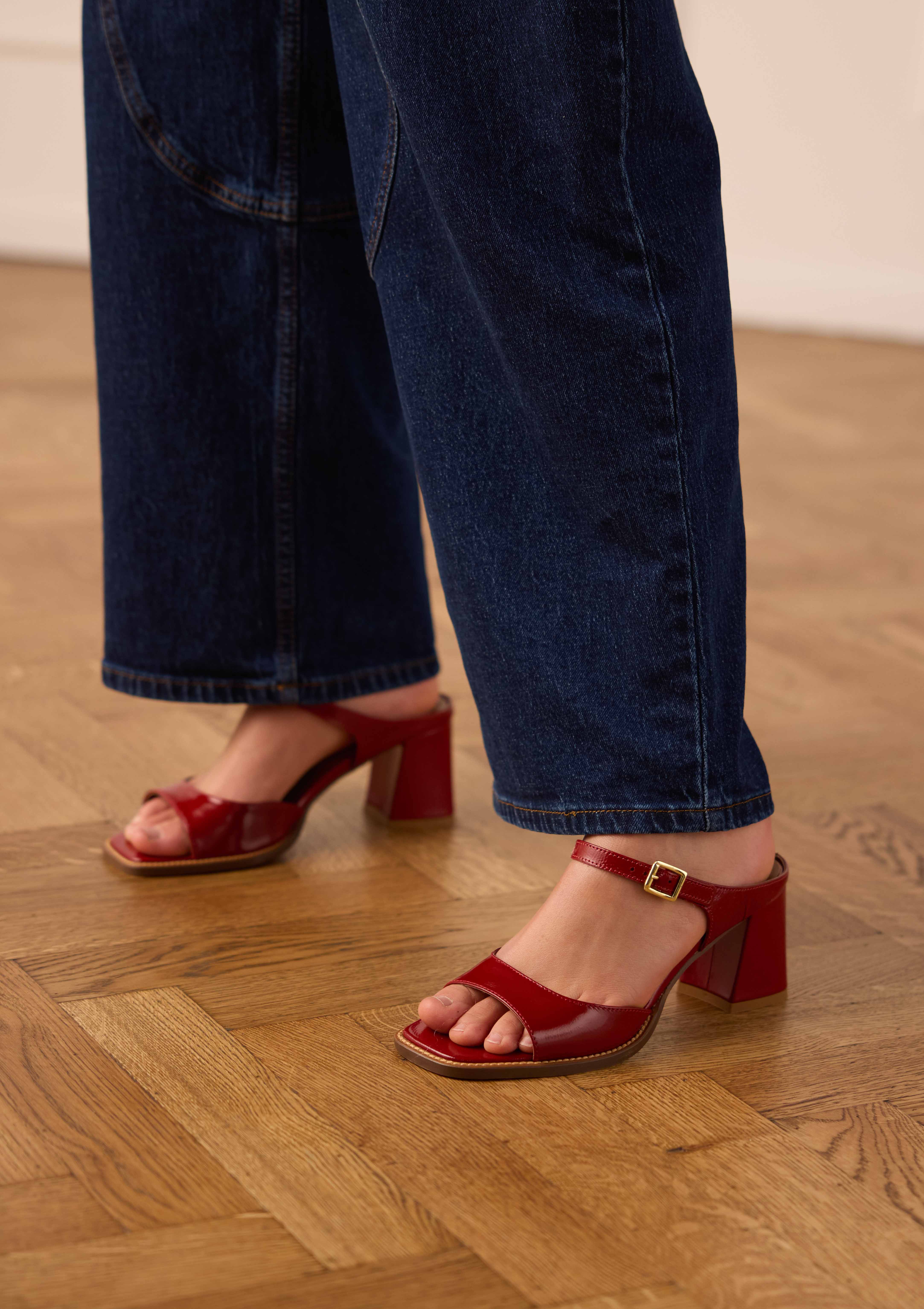 Rode lakleren sandalen met hak