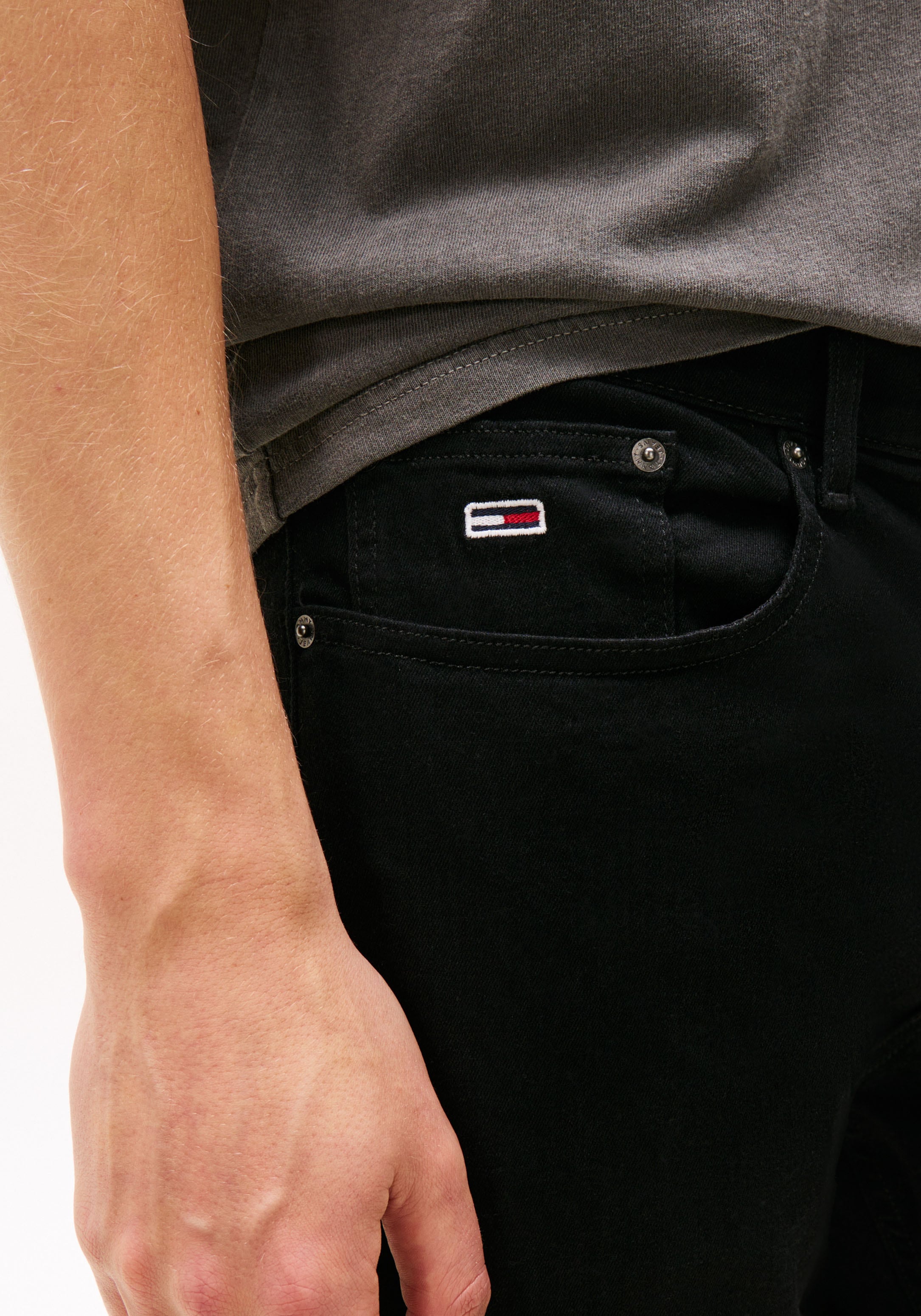 Tommy Jeans Slim-fit-Jeans »Austin Slim Tapered« zum Knöchel hin schmaler werdende Jeans mit mittlerer Leibhöhe