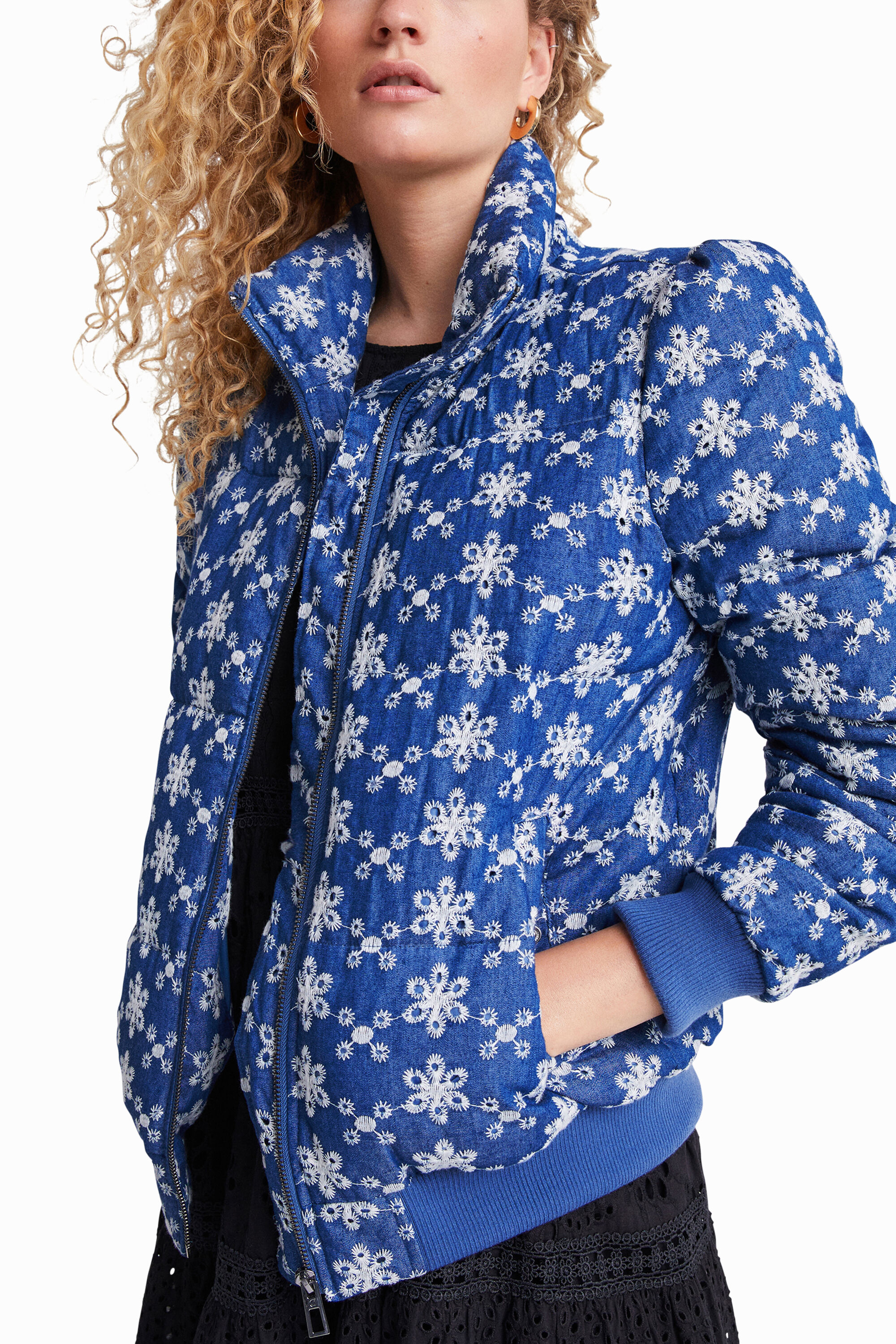 Veste matelassée avec dentelle
