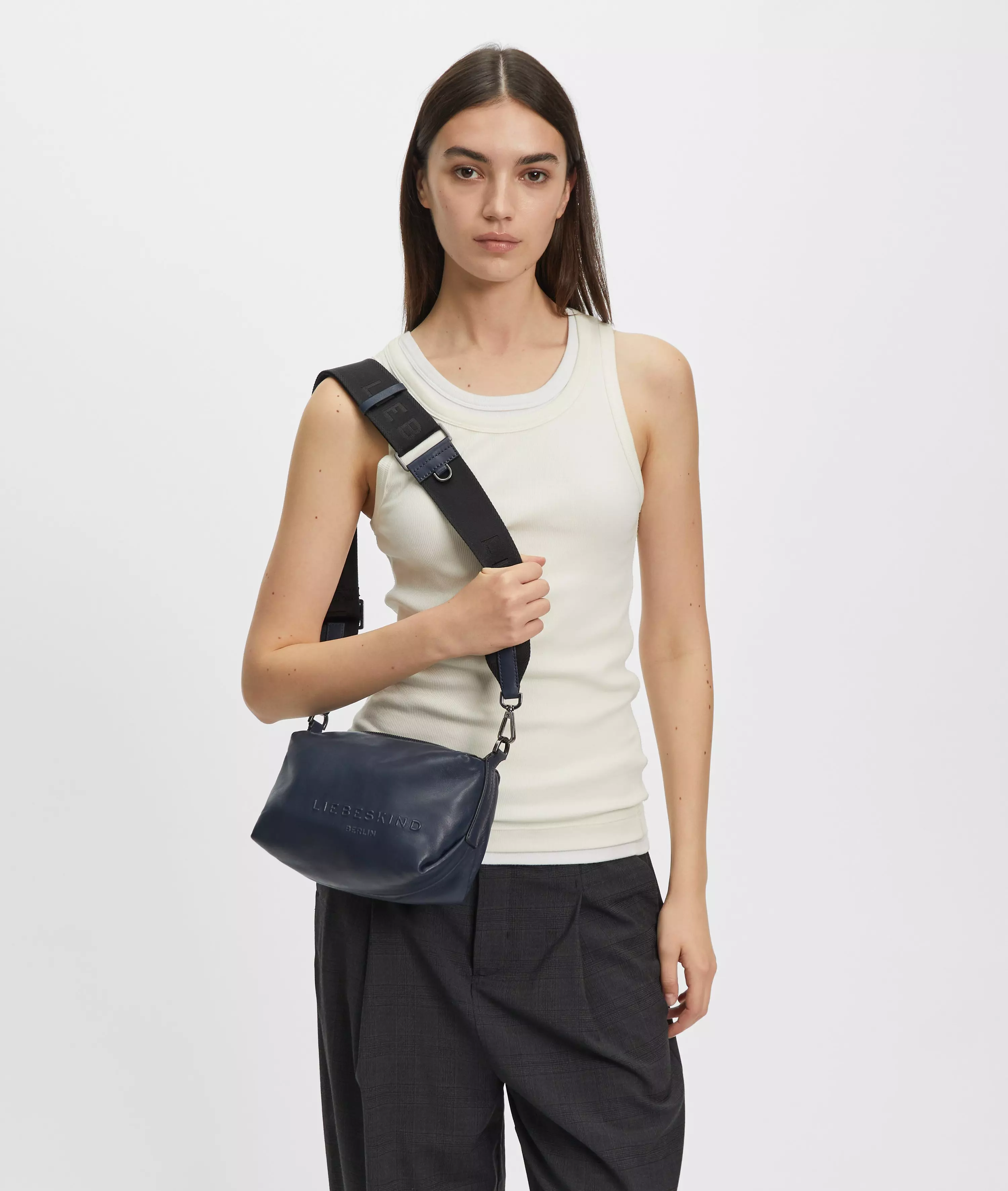 Elvira Camera-Bag S Handy shoulder bag made from sheepskin