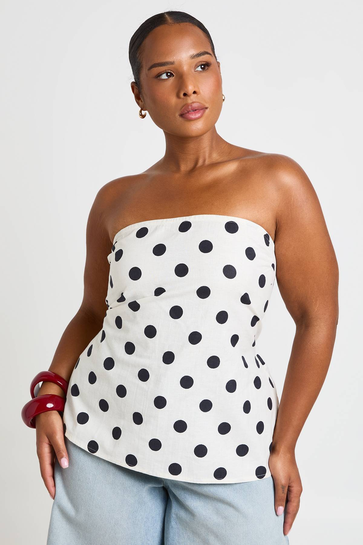 boohoo Haut Bandeau Grande Taille À Pois Avec Dos Froncé