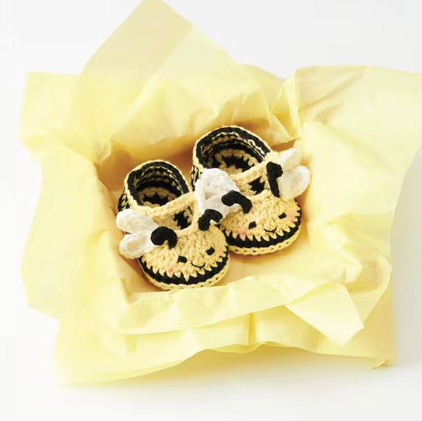 (6-tlg. Set) Ricorumi Twinkly Twinkly Häkelset Strick Garn Wolle DIY Mercerie Zubehör inkl. Nadel (400027.028) - Baby Booties / Biene