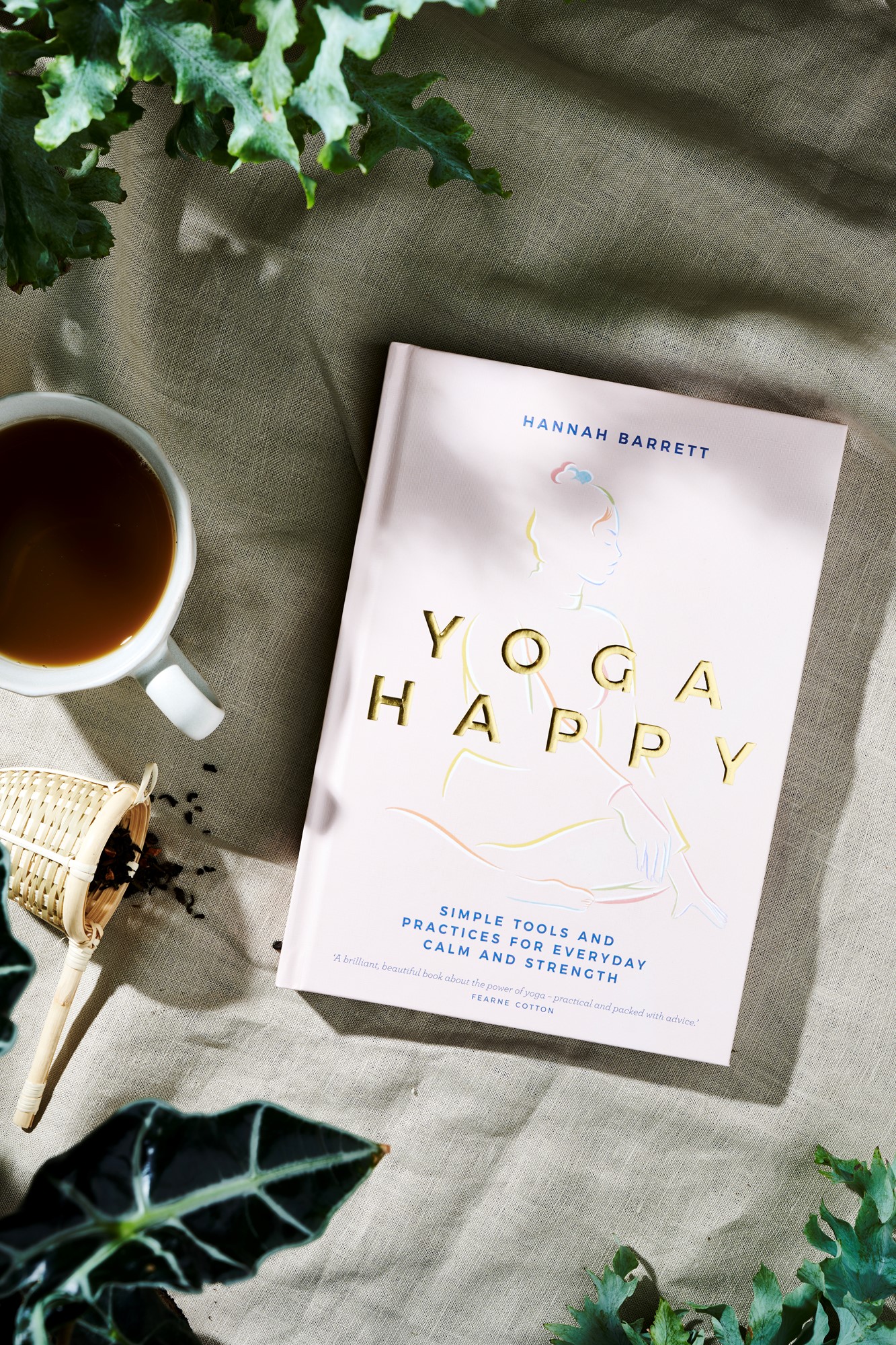 Yoga Happy | Hardcover. Engelsk. 18 x 2,2 x 25,5 cm. 192 sider. | Multi | New Mags