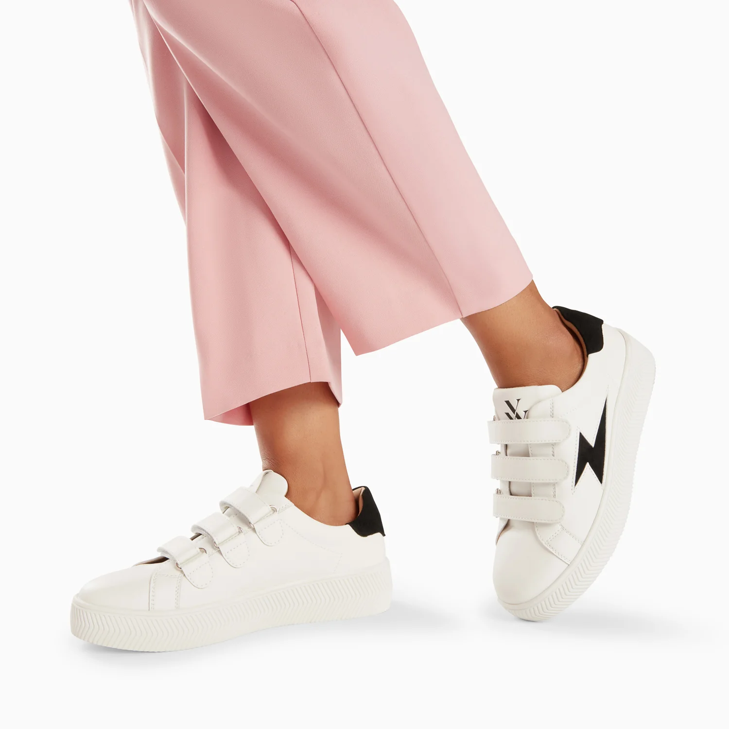 Sneakers-Baskets éclair Camelia blanc et noir à scratchs