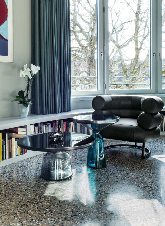 ClassiCon Bell Coffee Black salontafel 75 Montana blauw